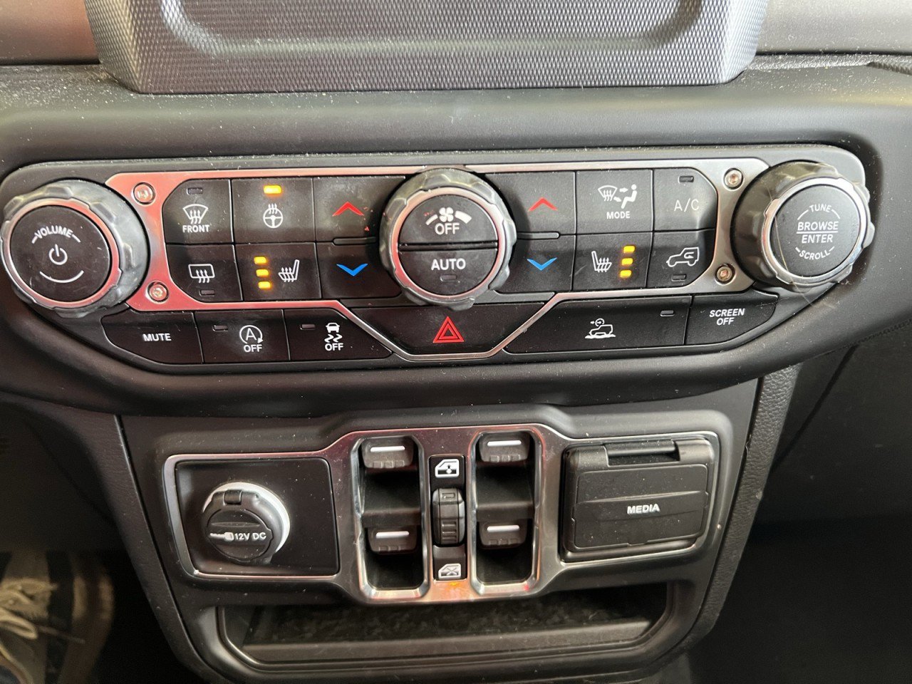 Used 2021 Jeep Wrangler Unlimited Sport image 24