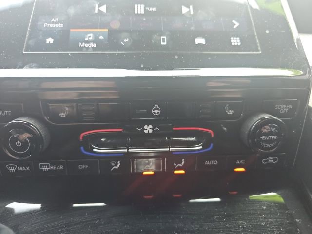 Used 2024 Jeep Grand Cherokee L Laredo image 14