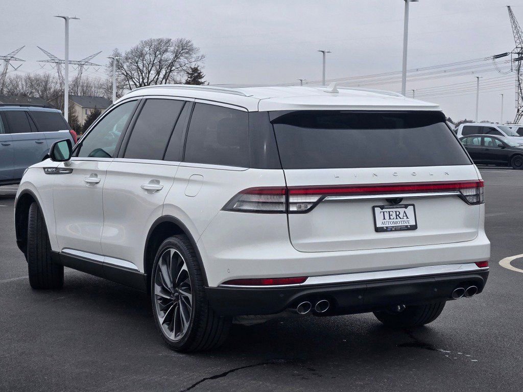 Used 2023 Lincoln Aviator Reserve w/ Equipment Group 201A image 17