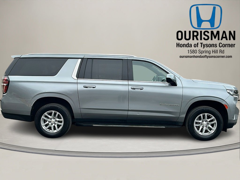 Used 2023 Chevrolet Suburban LT image 4