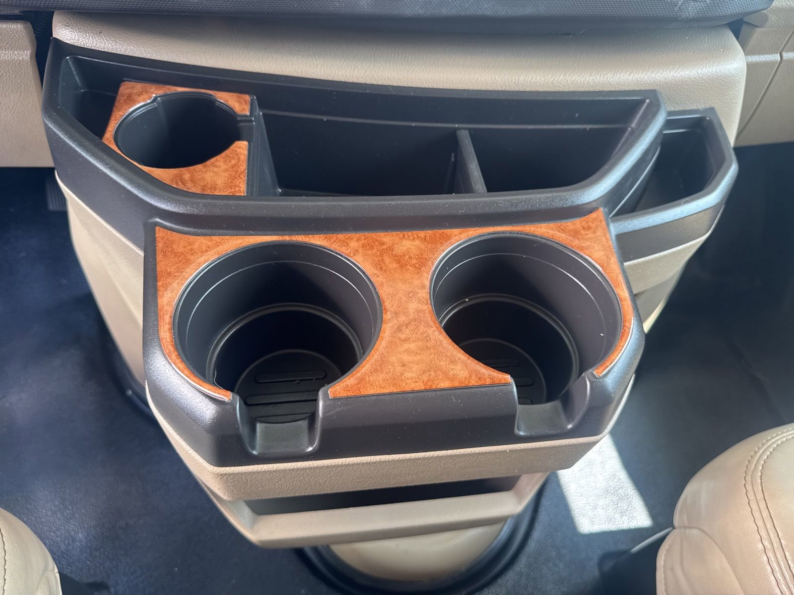 Used 2018 Ford E-450 and Econoline 450 Super Duty w/ Motorhome Prep Package RWD image 17