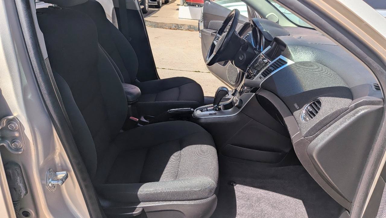 Used 2012 Chevrolet Cruze LT FWD image 14