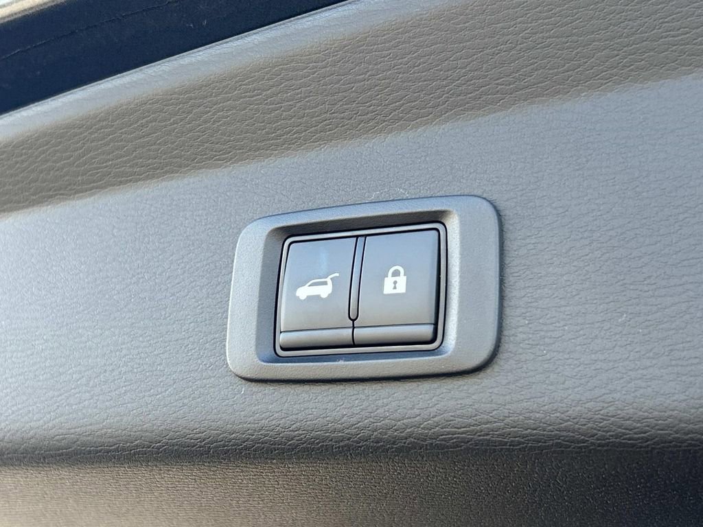 New 2025 Mitsubishi Outlander SE image 12