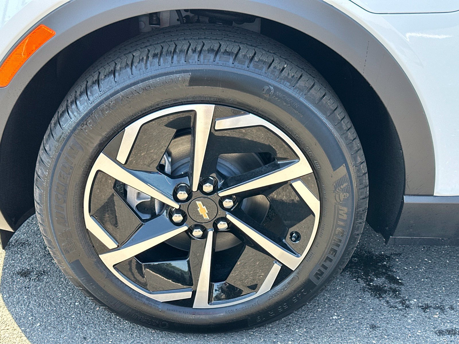 New 2026 Chevrolet Equinox EV LT FWD image 9