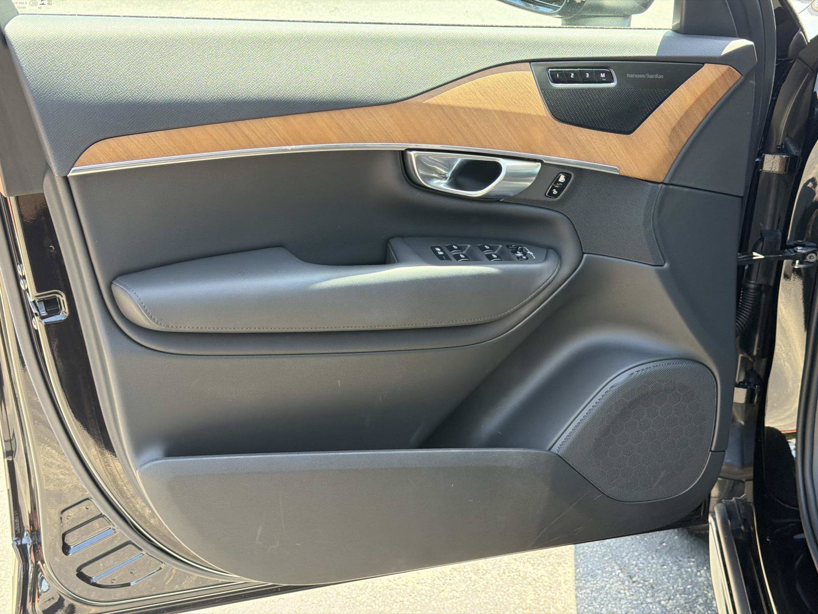 Certified 2024 Volvo XC90 T8 Plus w/ Protection Package Premier AWD/4WD image 15