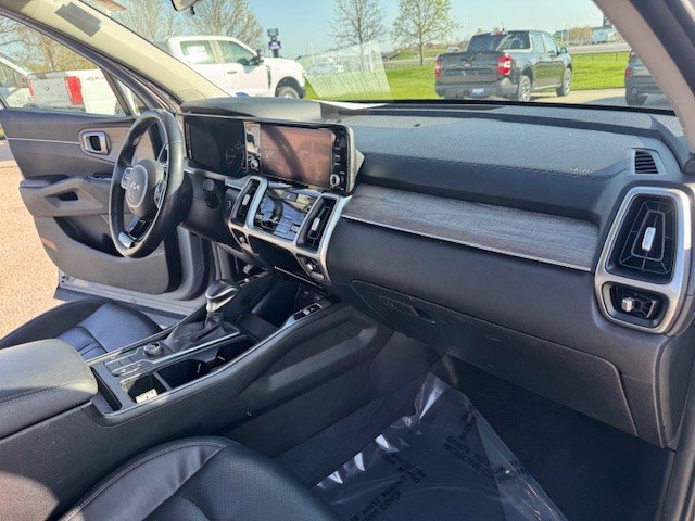 Used 2022 Kia Sorento S w/ Panoramic Sunroof Package AWD/4WD image 42