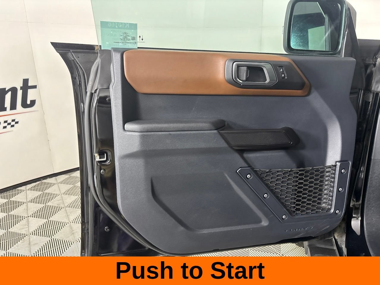 Used 2024 Ford Bronco Outer Banks AWD/4WD image 8
