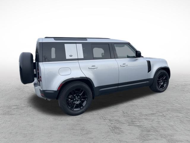 Used 2024 Land Rover Defender 110 S image 7