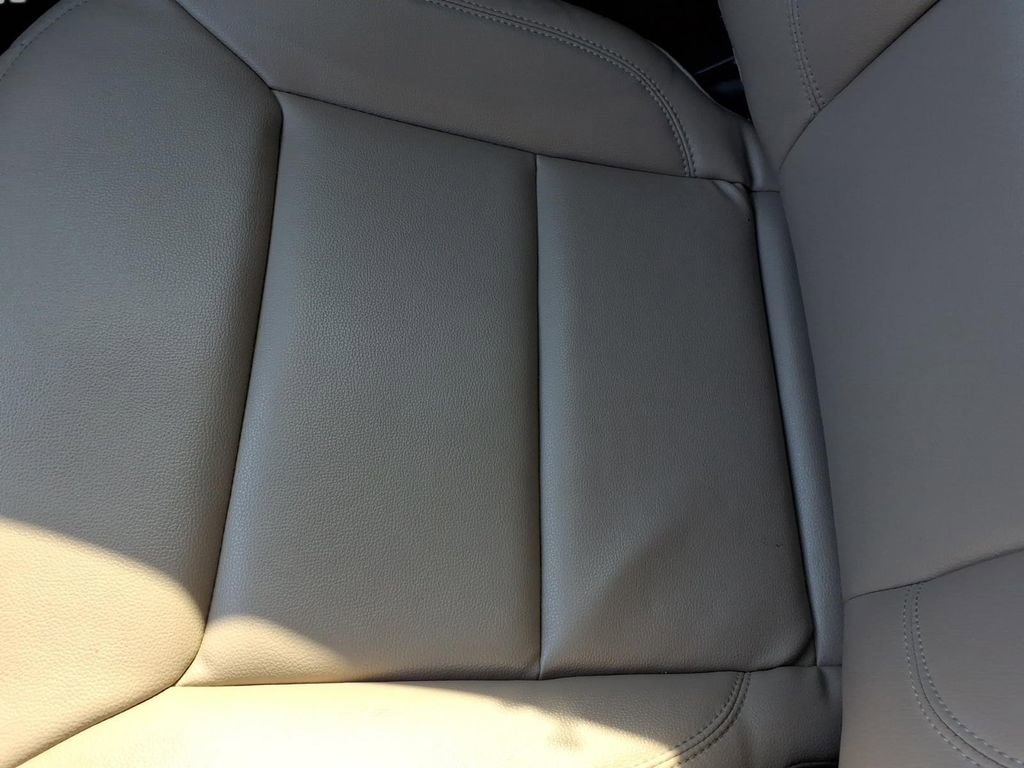 Used 2020 Ford Explorer XLT w/ Equipment Group 202A image 24