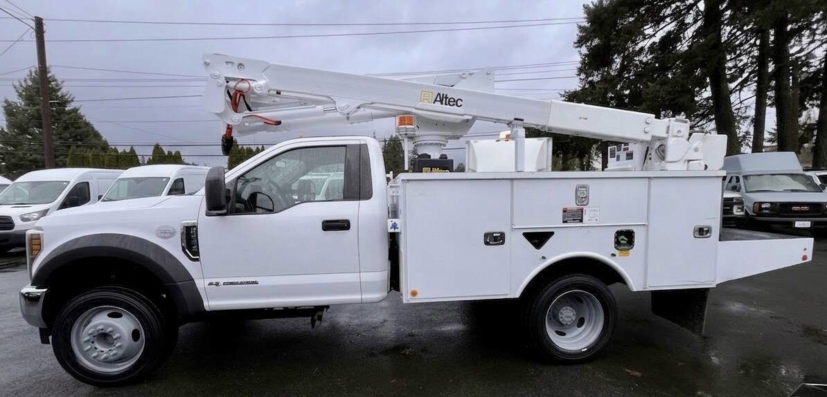 Used 2019 Ford F550 2WD Regular Cab Super Duty w/ Snow Plow Prep Package image 8