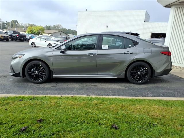 New 2026 Toyota Camry SE image 2
