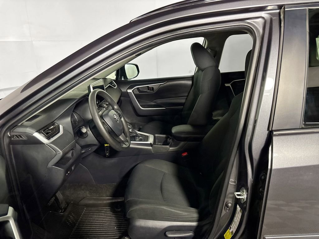 Used 2024 Toyota RAV4 LE AWD/4WD image 11