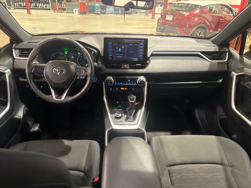 Used 2022 Toyota RAV4 SE w/ SE Grade Weather Package AWD/4WD image 45