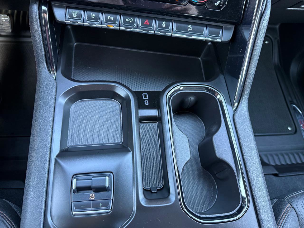 Used 2024 GMC Sierra 2500 AT4 w/ AT4 Premium Plus Package image 33