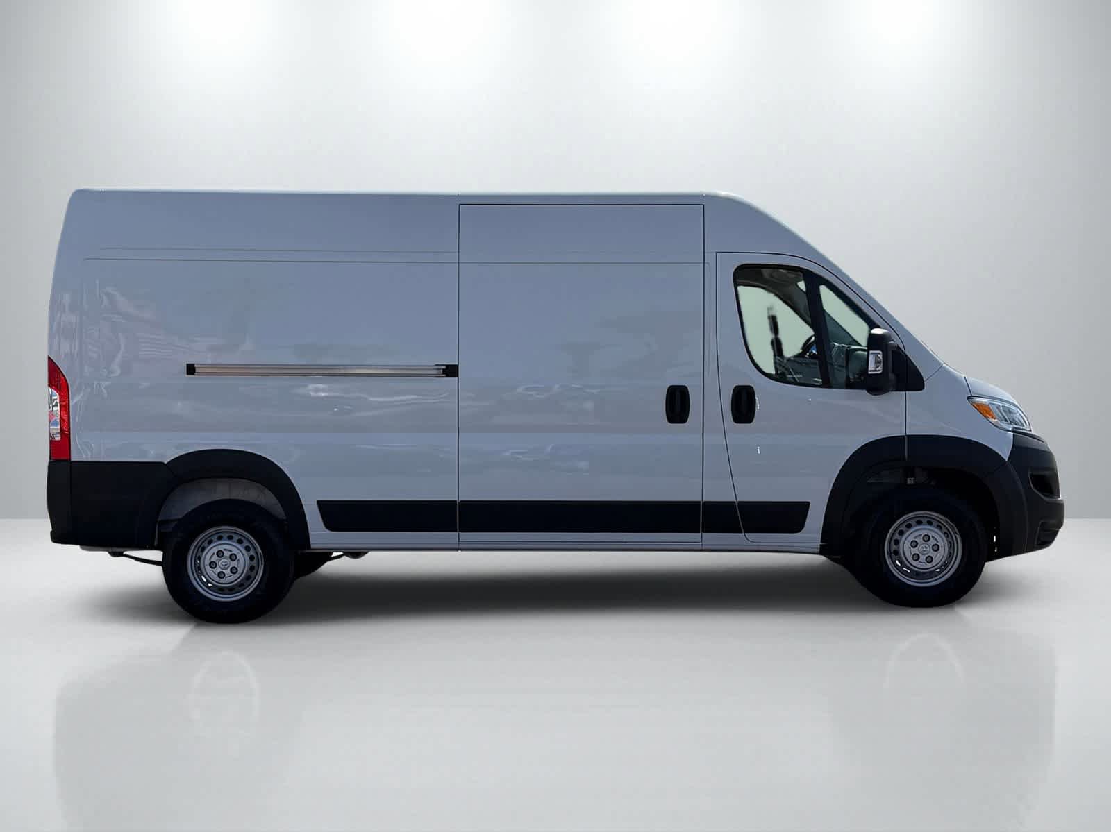 Used 2025 RAM ProMaster 2500 w/ Convenience Group FWD image 8