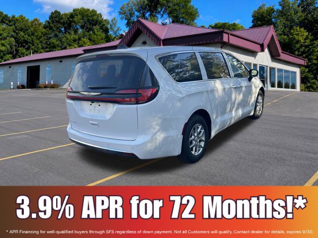 New 2026 Chrysler Pacifica Select FWD image 4