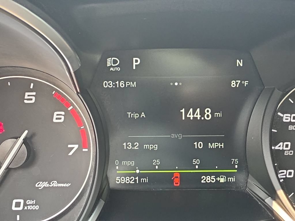Used 2018 Alfa Romeo Stelvio Sport w/ Quick Order Package 22J Sport AWD/4WD image 15