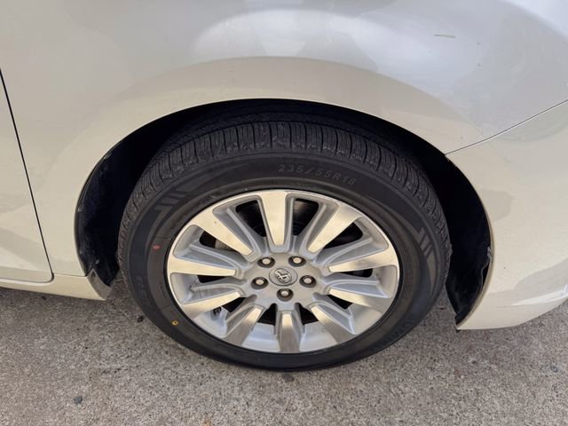 Used 2013 Toyota Sienna Limited w/ Premium Pkg image 33