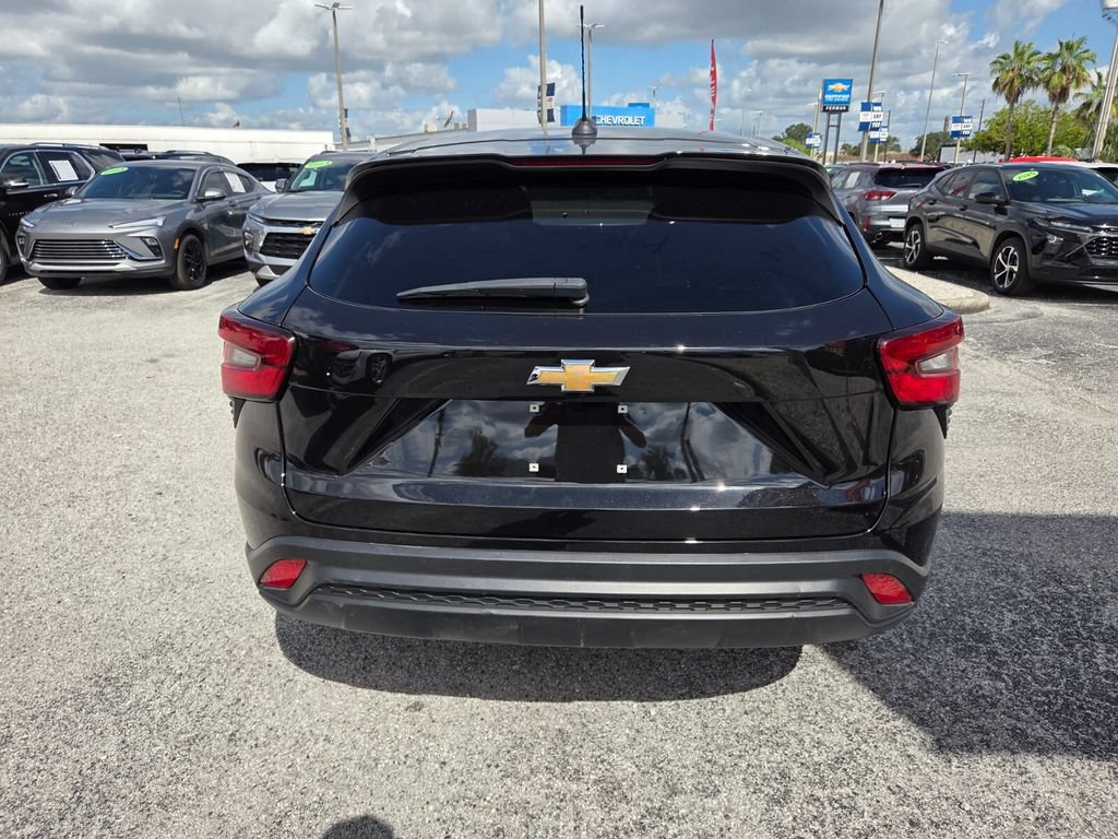 Certified 2024 Chevrolet Trax LS FWD image 11