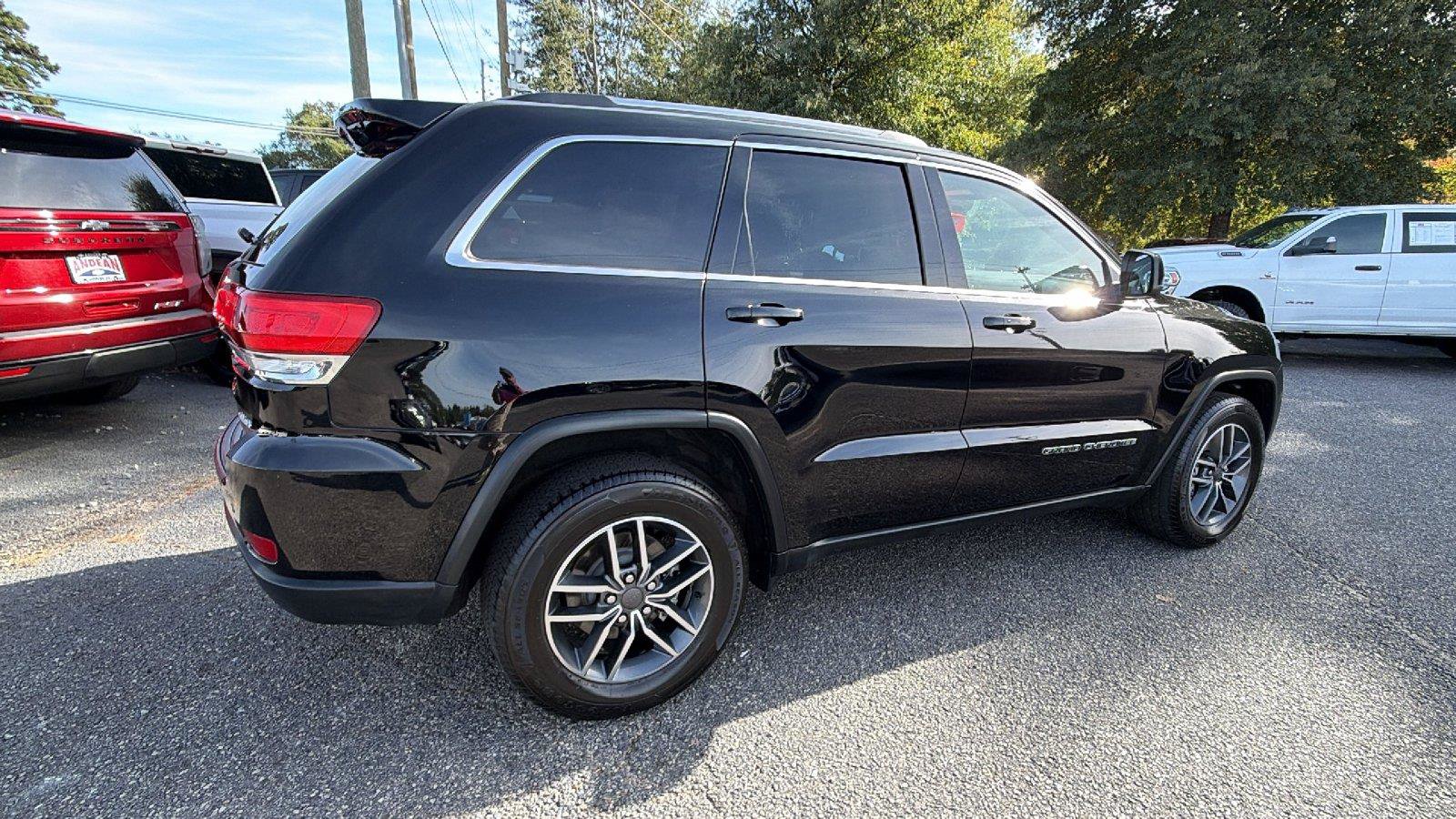 Used 2019 Jeep Grand Cherokee Laredo w/ Laredo X Package RWD image 7