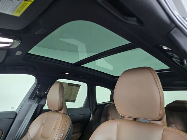 Used 2023 Volvo XC60 T8 Ultimate w/ Climate Package image 24