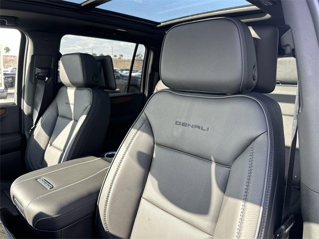 New 2026 GMC Yukon XL Denali w/ Denali Reserve Package image 19