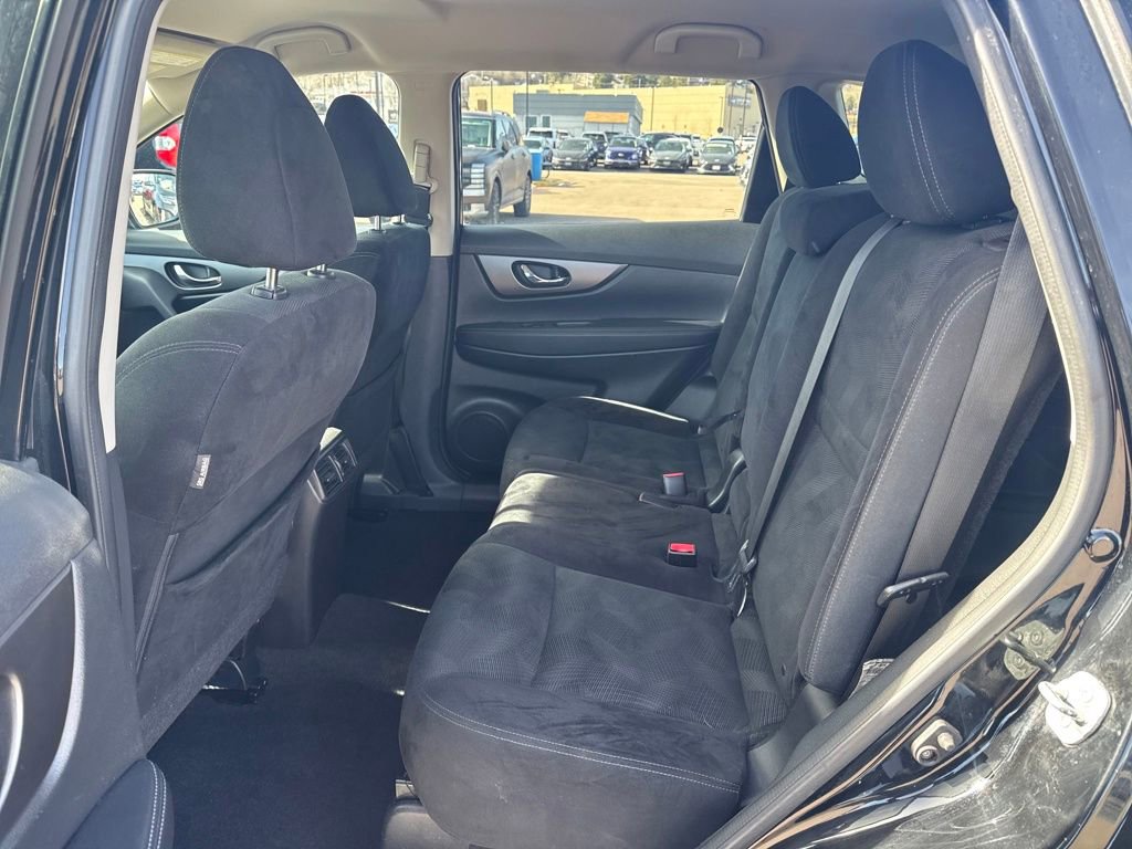 Used 2014 Nissan Rogue SV w/ SV Family Package image 24