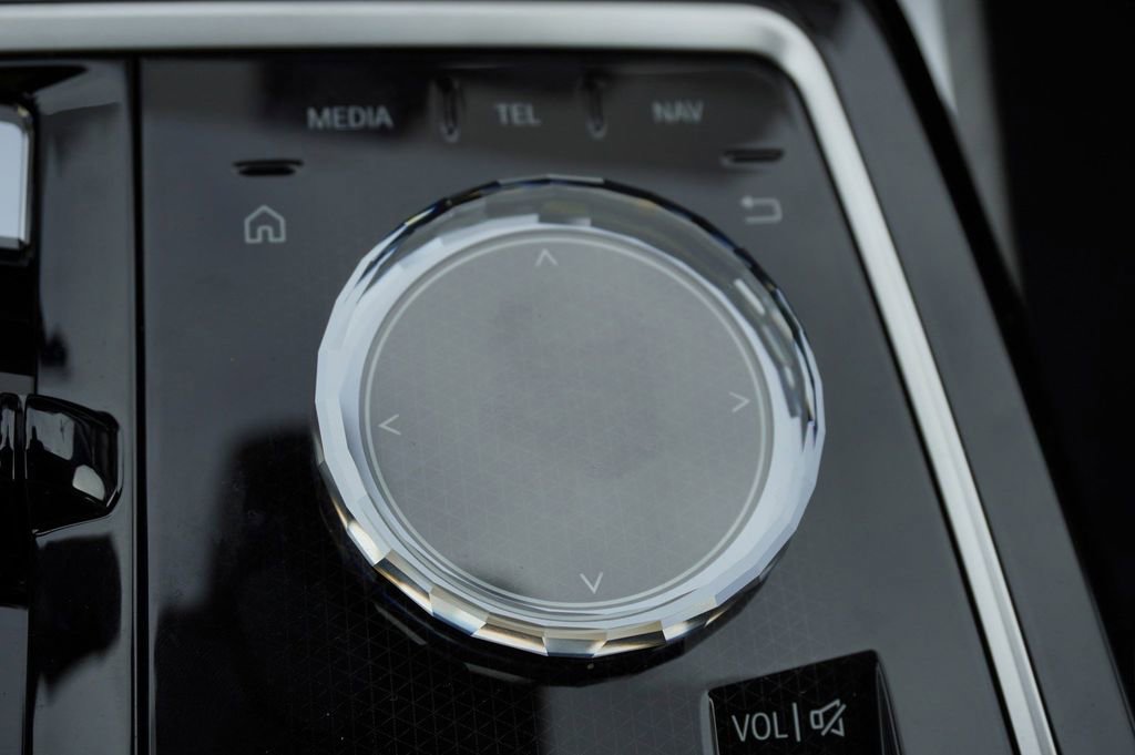 New 2024 BMW i7 xDrive60 image 6