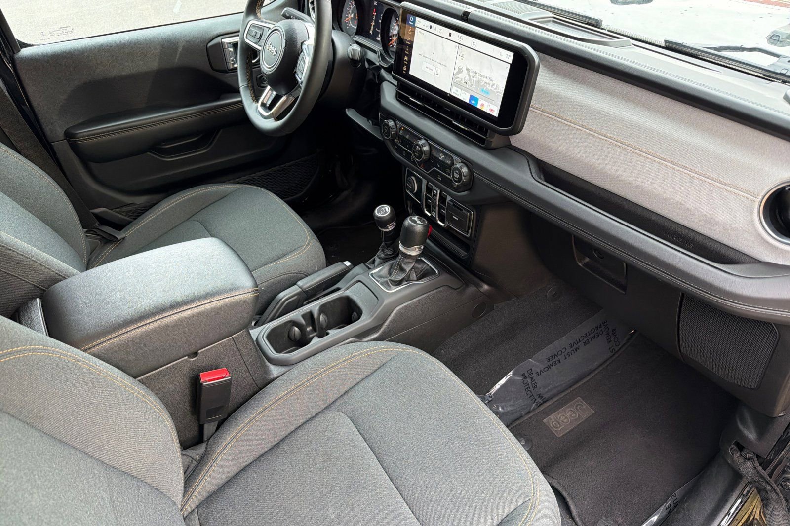 Used 2024 Jeep Wrangler Sahara image 21