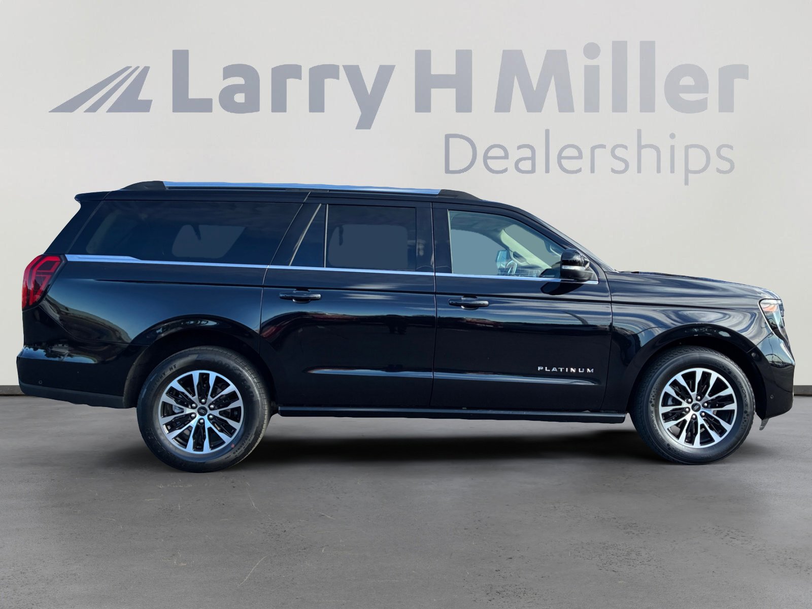 Used 2025 Ford Expedition Max Platinum AWD/4WD image 6