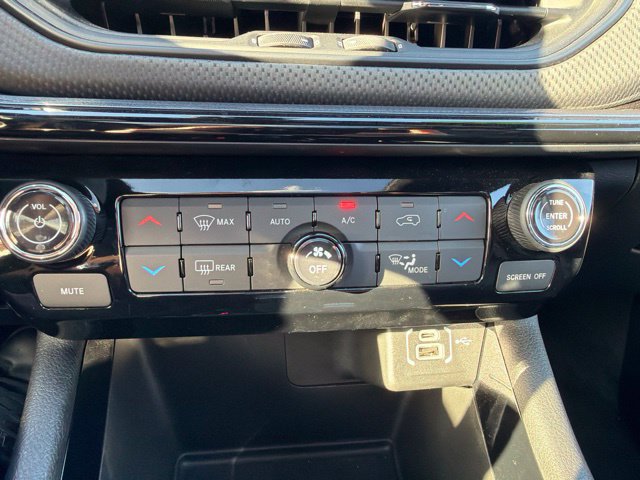 Certified 2025 Jeep Compass Limited w/ Sun & Sound Group AWD/4WD image 29