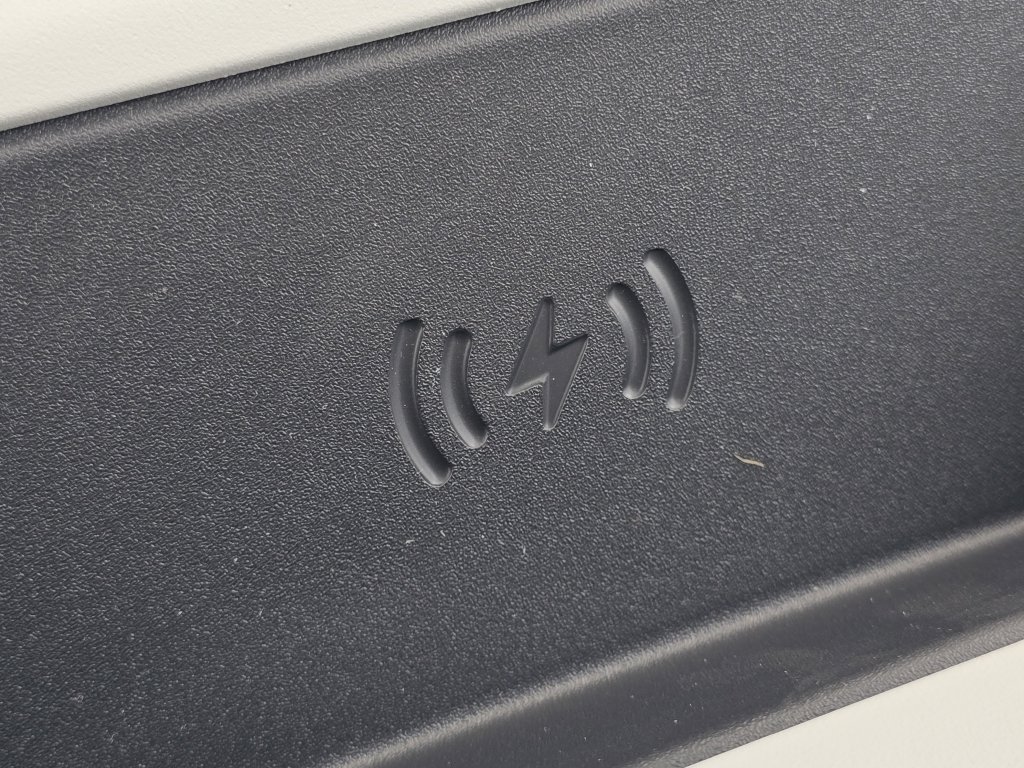 New 2025 Land Rover Defender 110 X-Dynamic SE image 11