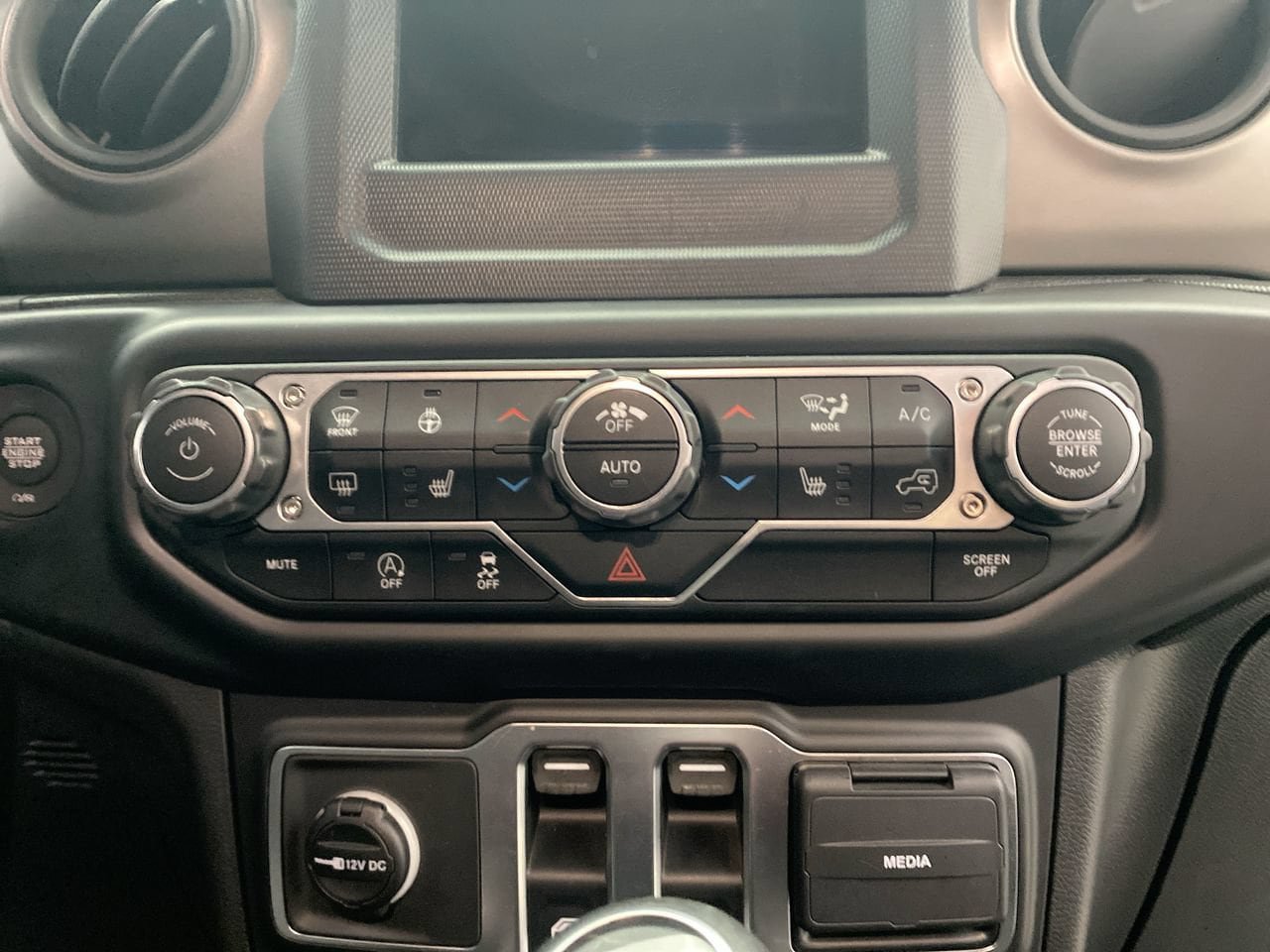 Used 2021 Jeep Wrangler Sport AWD/4WD image 22