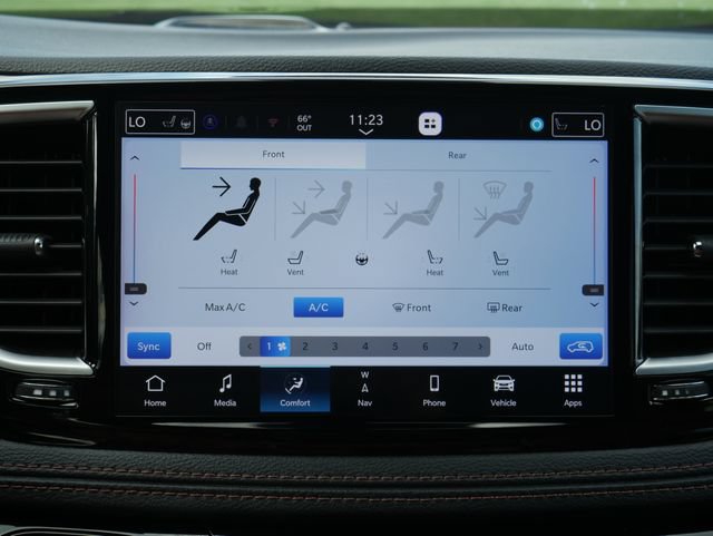 Used 2025 Chrysler Pacifica Pinnacle FWD image 22