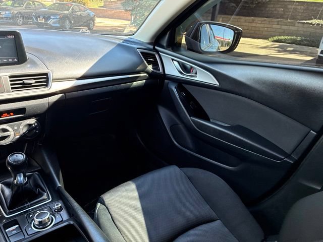 Used 2018 MAZDA MAZDA3 Sport FWD image 23