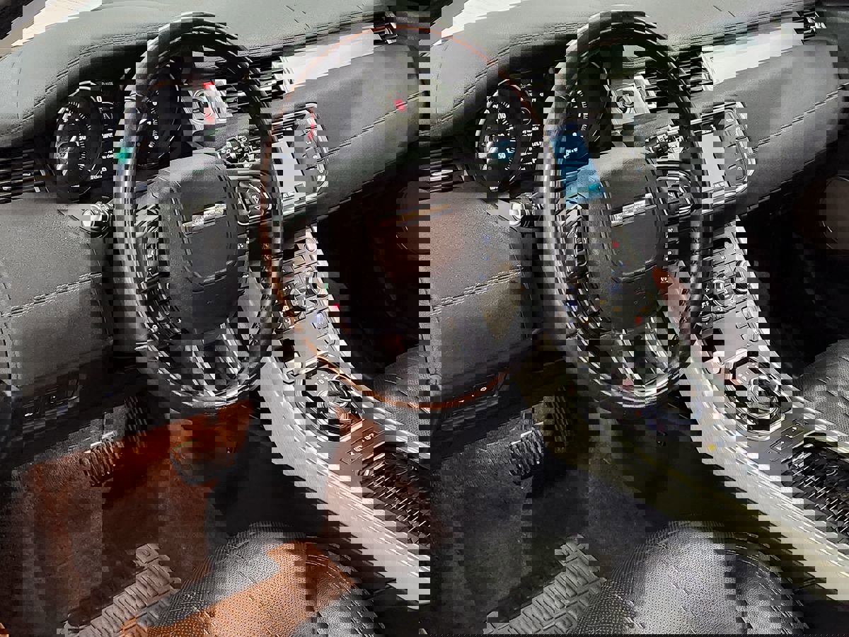 Used 2016 Land Rover Range Rover Evoque SE Premium image 45