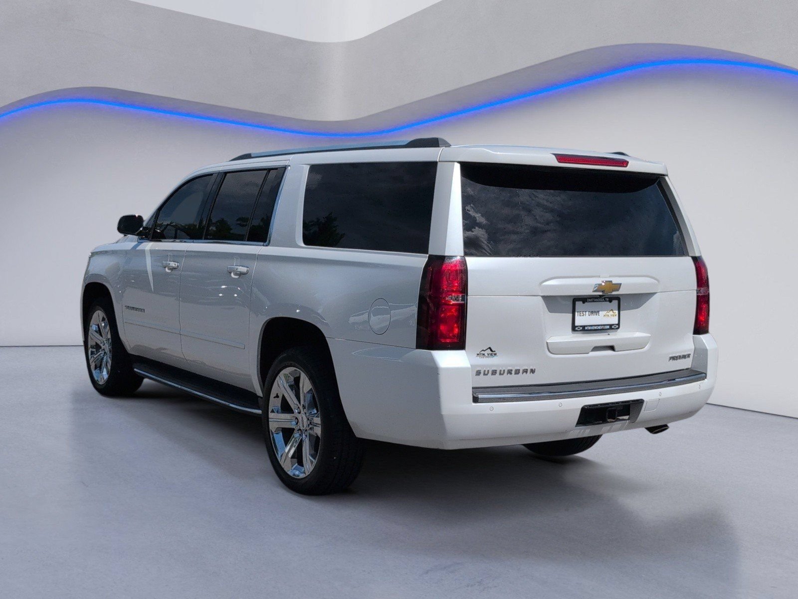 Used 2019 Chevrolet Suburban Premier AWD/4WD image 3
