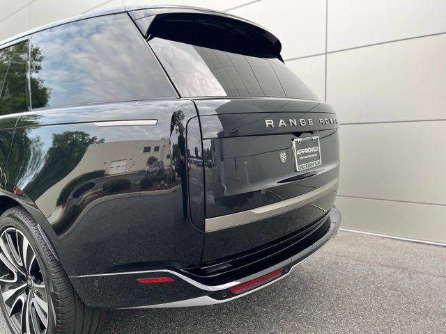 Used 2024 Land Rover Range Rover SE AWD/4WD image 10