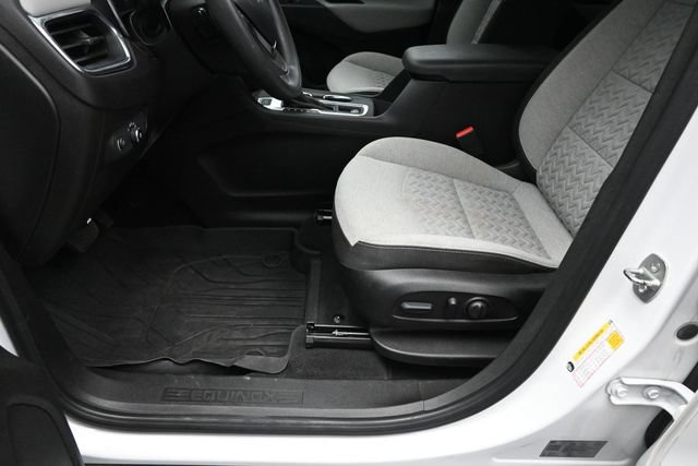 Used 2022 Chevrolet Equinox LS w/ LS Convenience Package AWD/4WD image 11