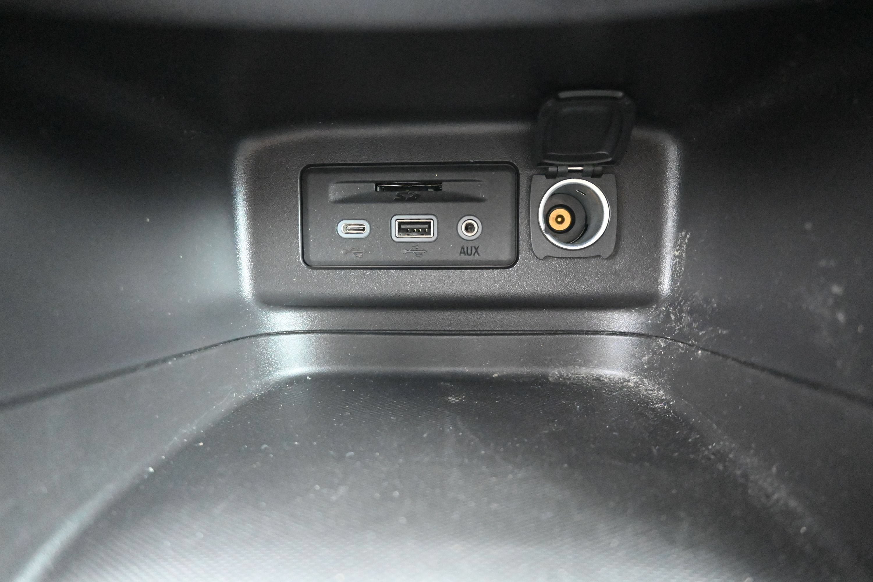 Used 2024 Chevrolet Equinox LT FWD image 20