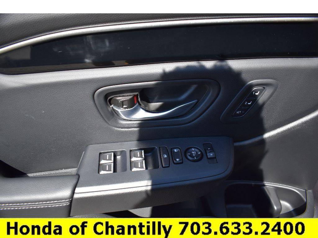 Used 2025 Honda Pilot Touring image 25