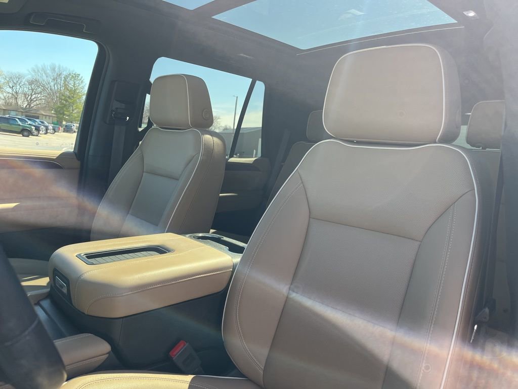 Used 2024 Chevrolet Tahoe Premier AWD/4WD image 12