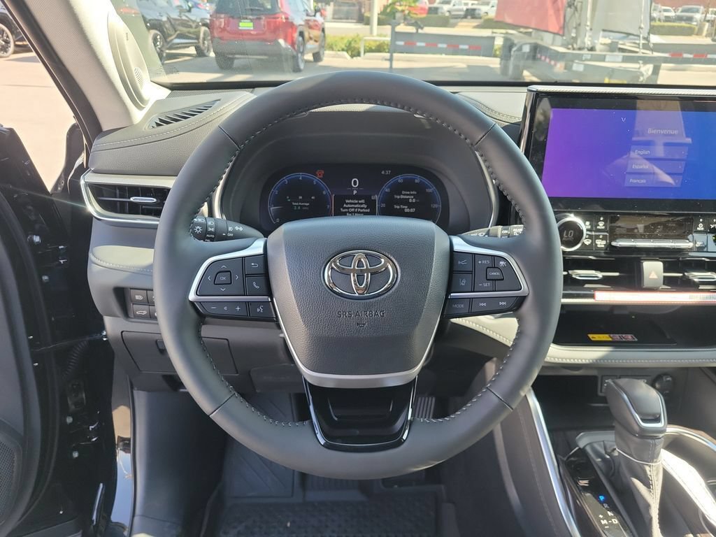 New 2026 Toyota Highlander Platinum AWD/4WD image 24