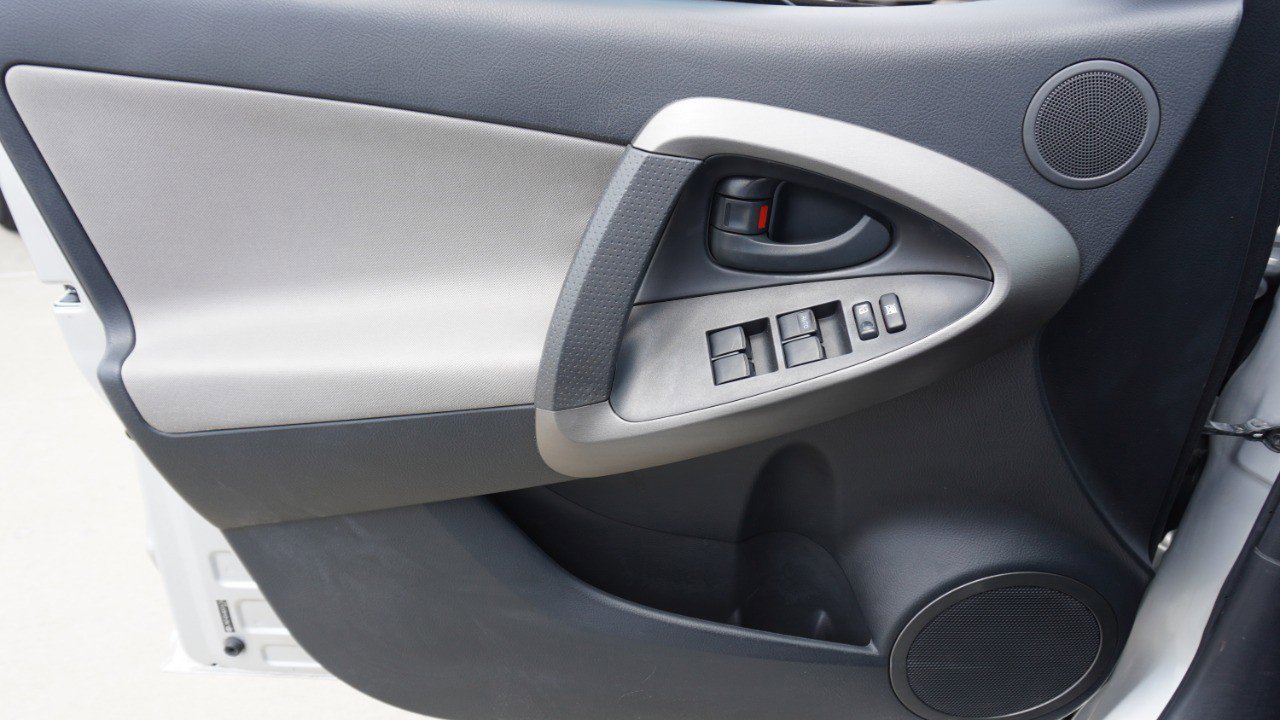 Used 2010 Toyota RAV4 2WD image 18