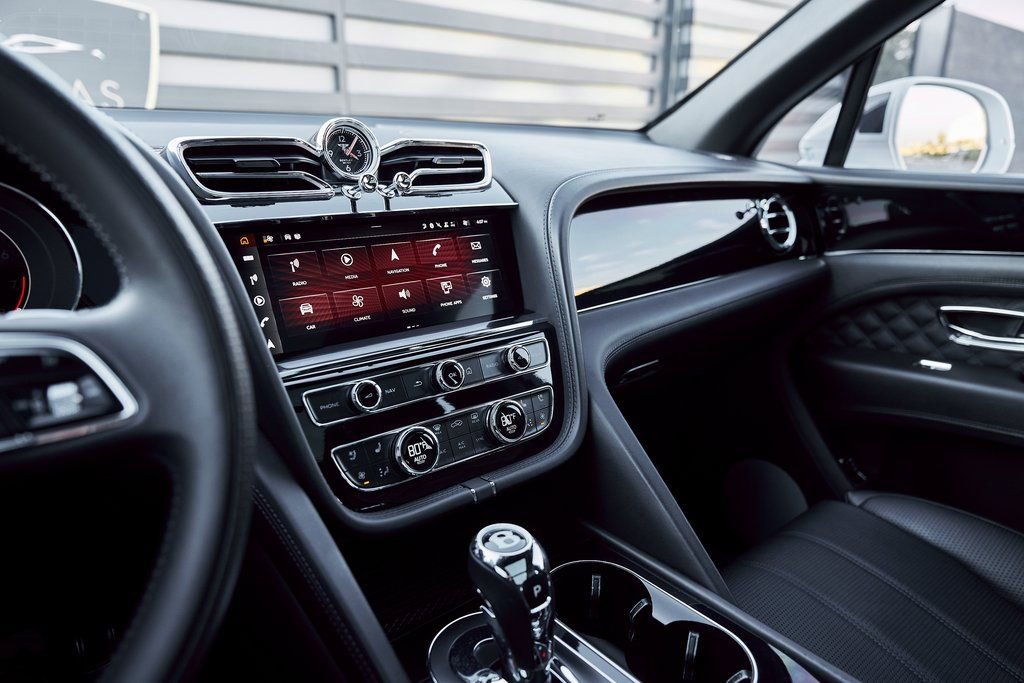 Used 2022 Bentley Bentayga image 60