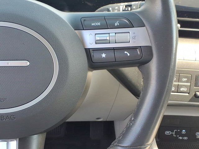 Used 2025 Hyundai Kona SEL FWD image 15