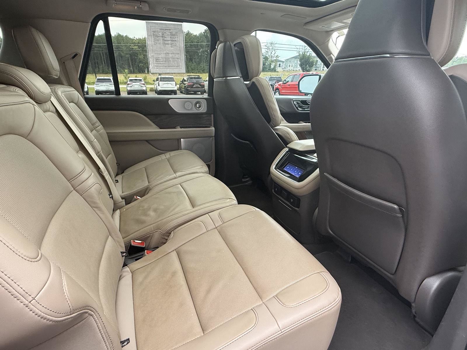 Used 2022 Lincoln Navigator L Reserve RWD image 26