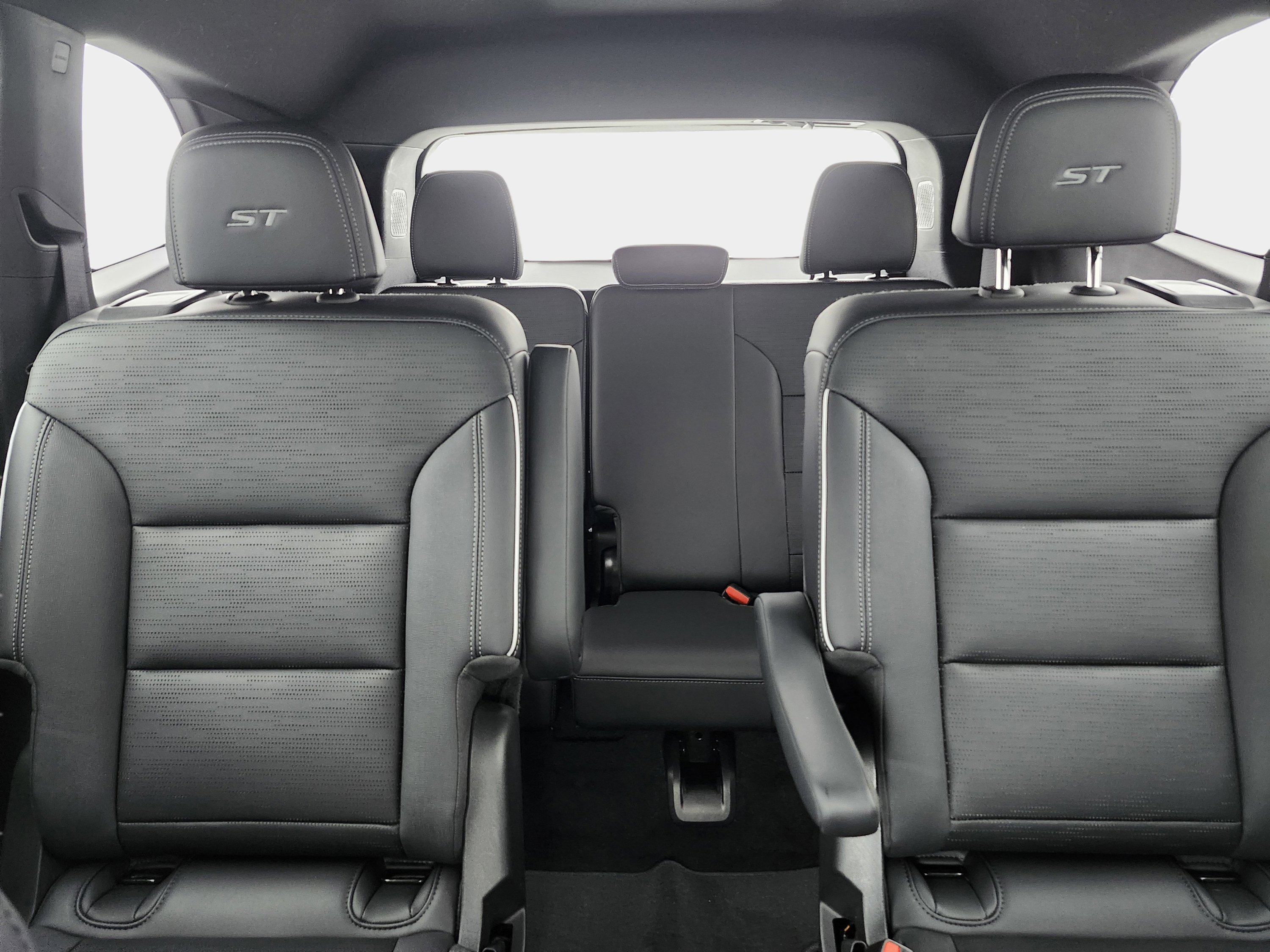 Used 2025 Buick Enclave Sport Touring image 28