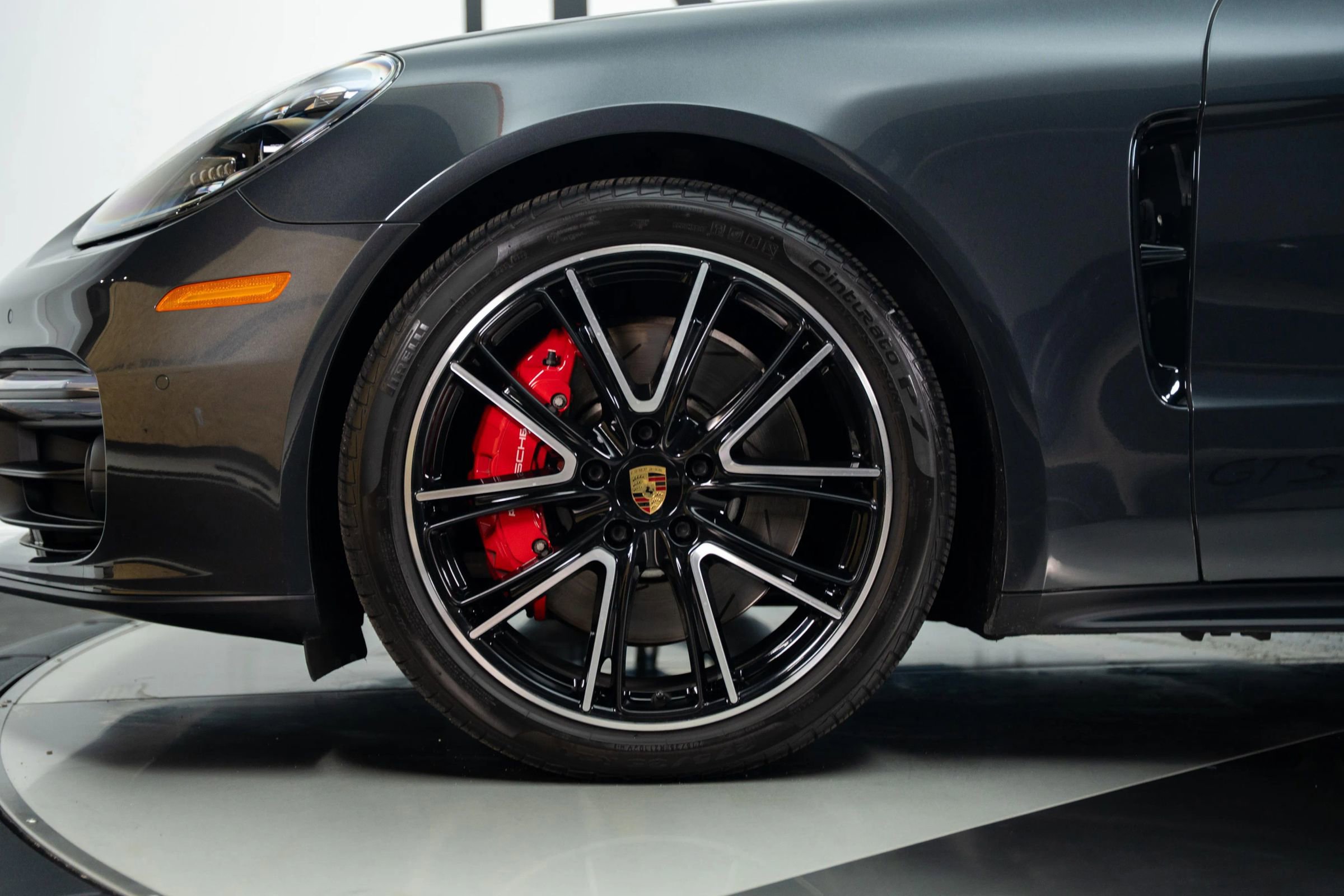 Used 2019 Porsche Panamera GTS image 5