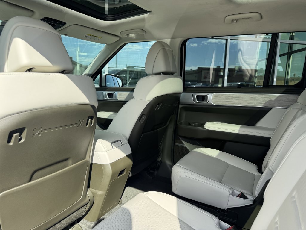Used 2024 Hyundai Santa Fe Calligraphy image 38